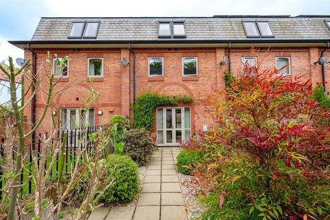 4 bedroom terraced house for sale, Orchard Court, York City Centre, YO31 7NF