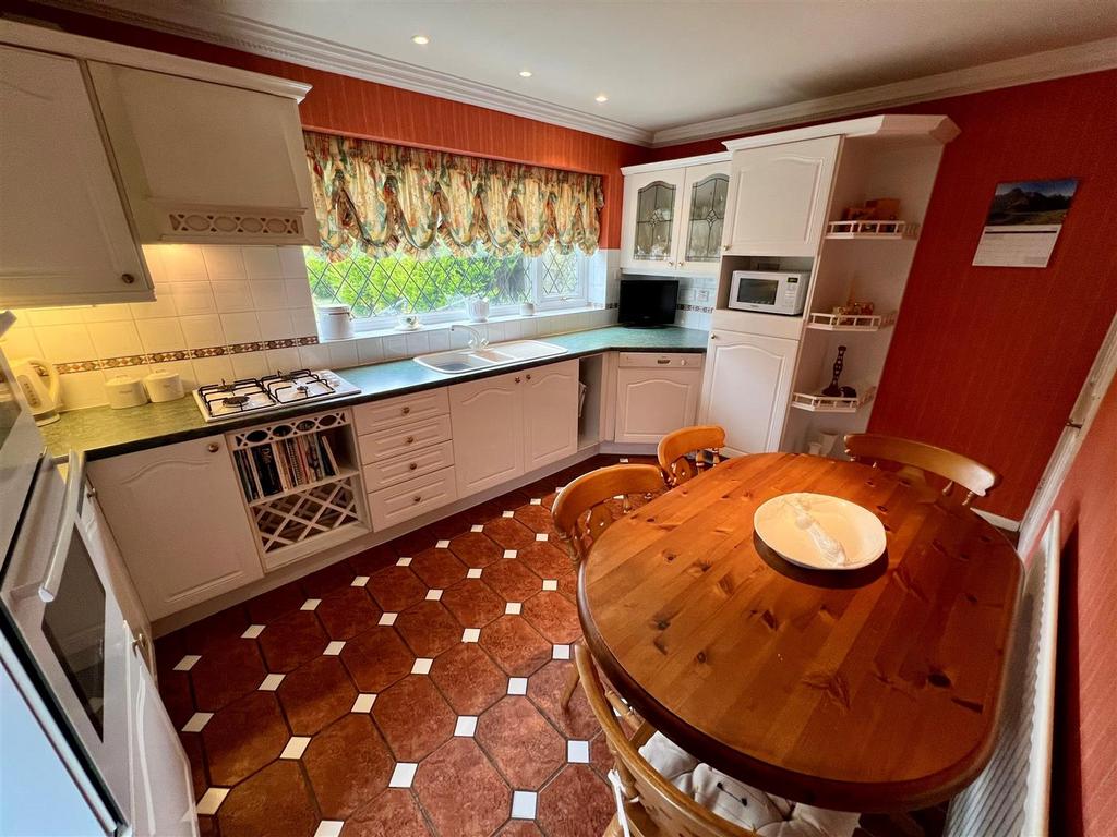 PA62 Kitchen2.jpg
