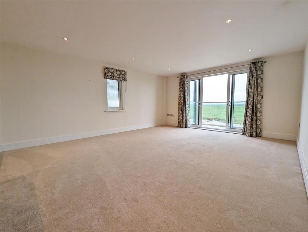 Open plan living/dining kitchen