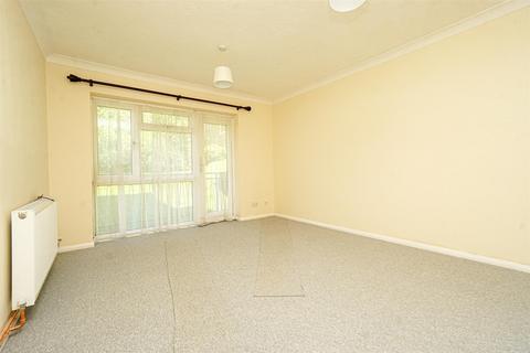 2 bedroom flat for sale, The Cloisters, St. Johns Road, St. Leonards-On-Sea