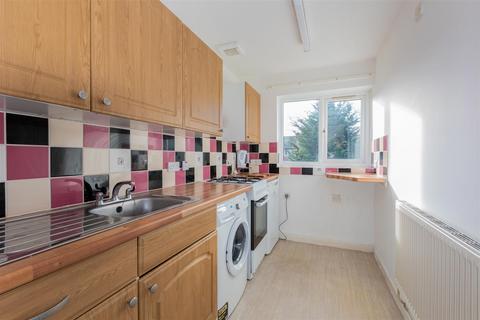 1 bedroom maisonette to rent, Hardy Close, Slough