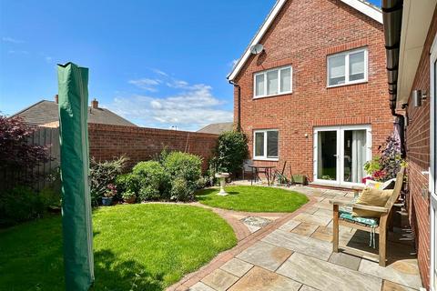 3 bedroom detached house for sale, Wakefield Way, Alcester