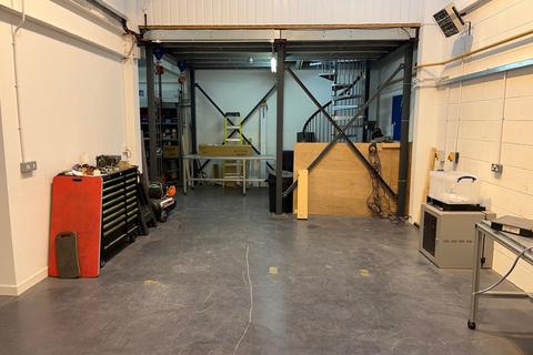 Warehouse to rent, Roebuck Way, Milton Keynes MK5