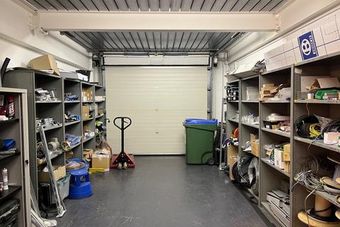 Warehouse to rent, Roebuck Way, Milton Keynes MK5