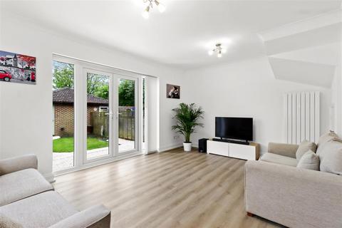 3 bedroom detached house for sale, South Close, Hailsham