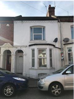 3 bedroom terraced house to rent, Wycliffe Road, Northampton NN1
