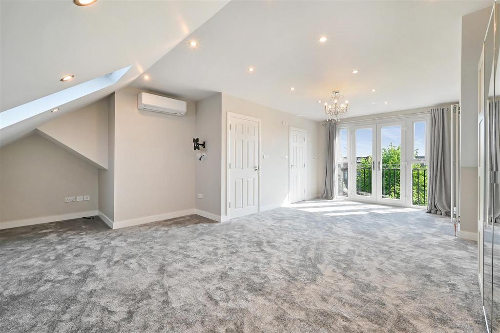 Master Bedroom.jpg