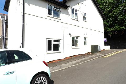 2 bedroom flat to rent, Pant Yr Heol, Neath