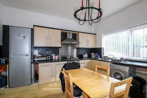 3 Oakland Road, Wakefield, WF1 5LZ