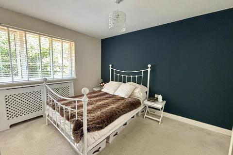 4 bedroom detached house for sale, Bluebell Rise, Grange Park, Northampton NN4