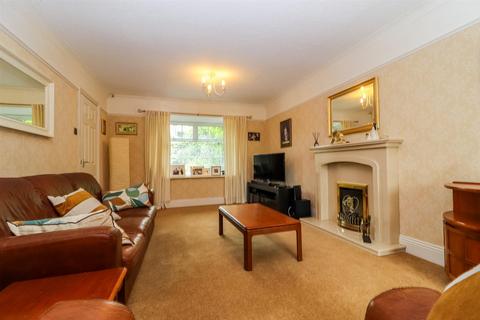 4 bedroom detached house for sale, Wrenthorpe Lane, Wakefield WF2