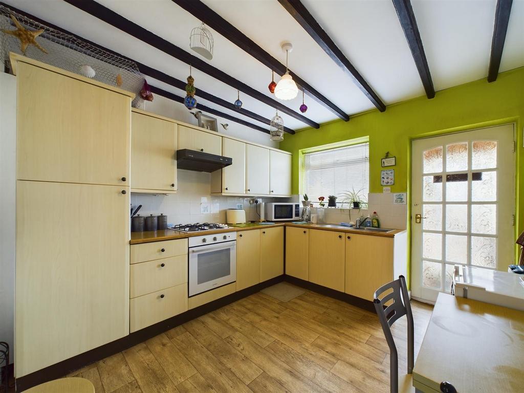 Kitchen: