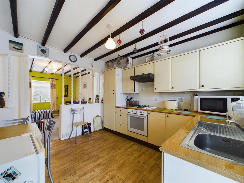 Kitchen:
