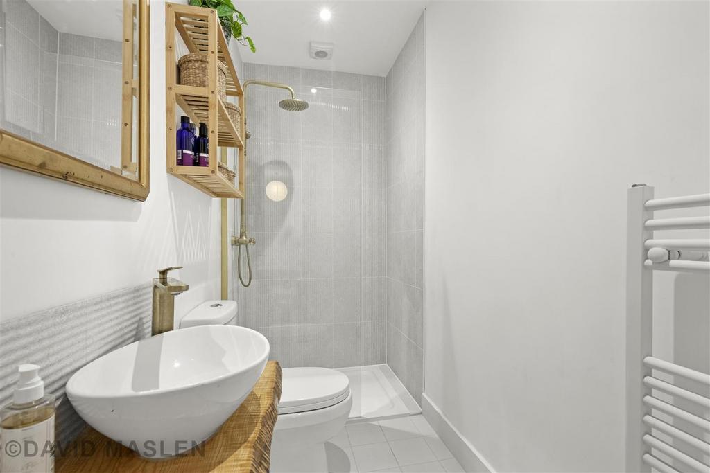 Shower Room (2).jpg