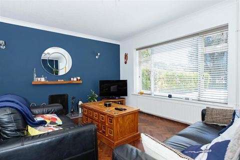 10 Ilex Way, Goring By Sea, Worthing, BN12 4UZ