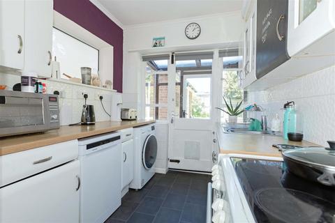 10 Ilex Way, Goring By Sea, Worthing, BN12 4UZ