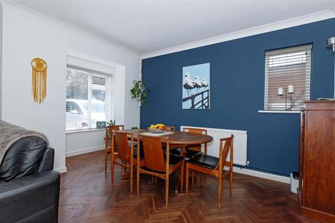 10 Ilex Way, Goring By Sea, Worthing, BN12 4UZ