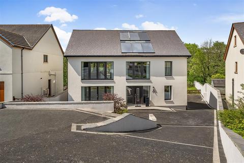 4 bedroom detached house for sale, Clos Yr Afon, Kidwelly