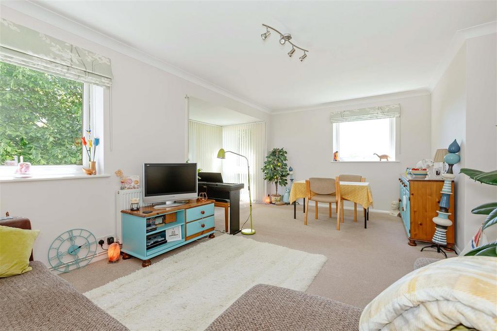 11 Meadowside 18.JPG