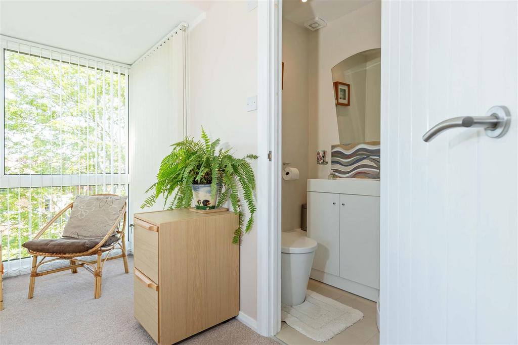 11 Meadowside 11.JPG