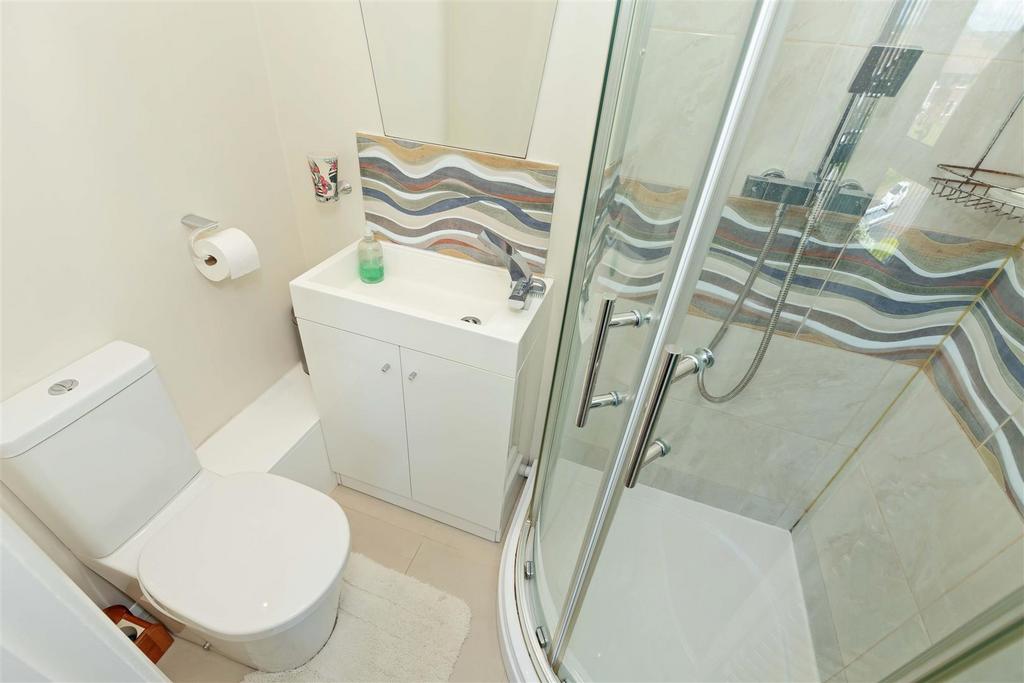 11 Meadowside 12.JPG