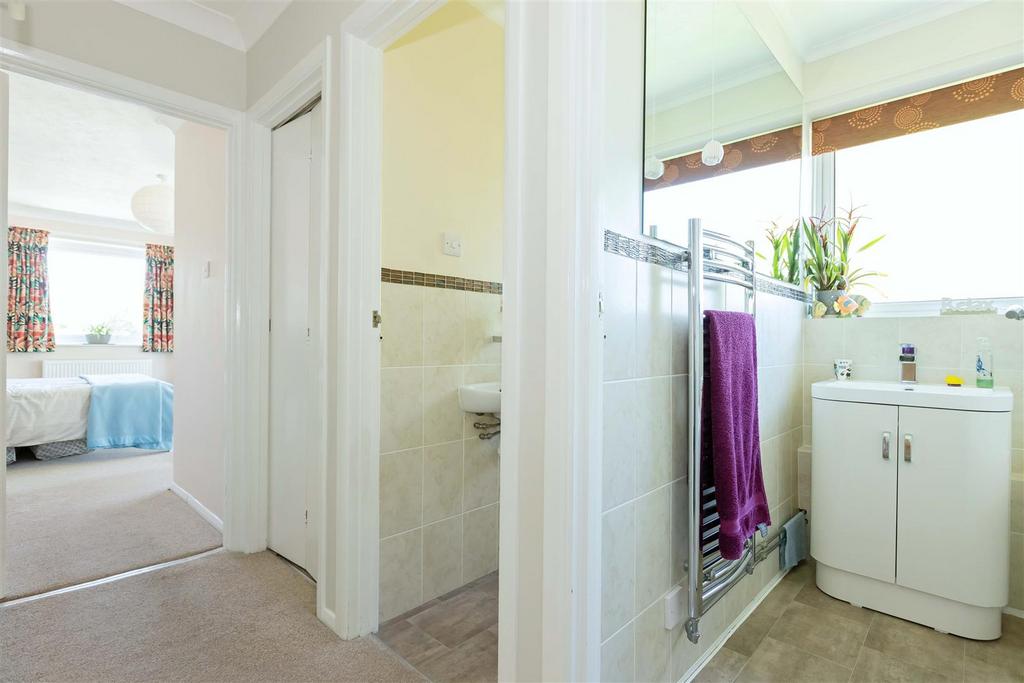 11 Meadowside 4.JPG
