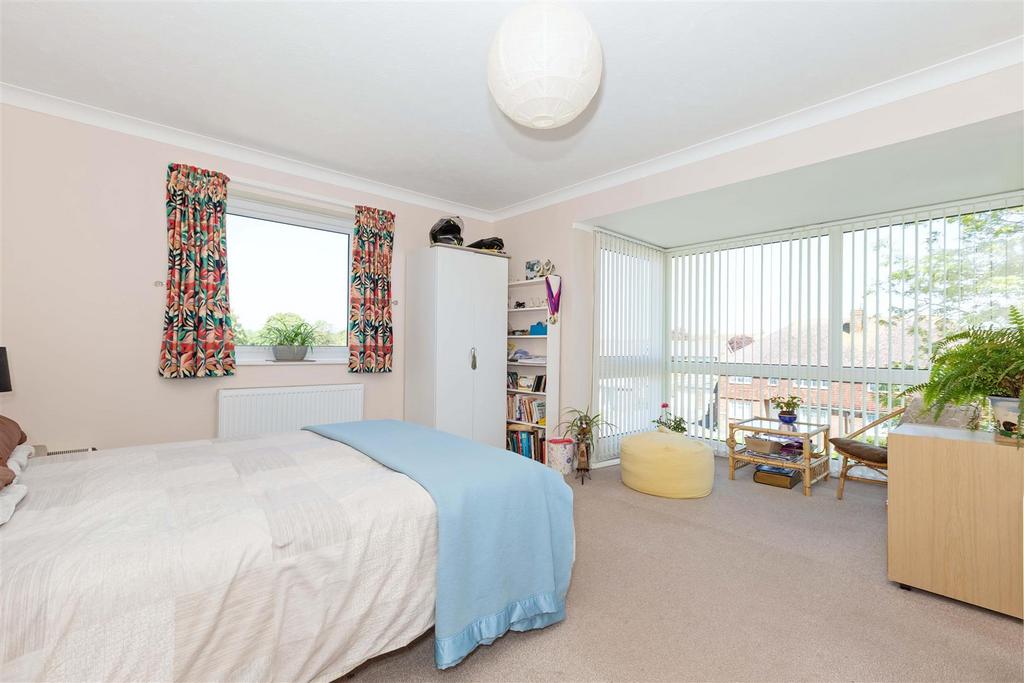 11 Meadowside 8.JPG