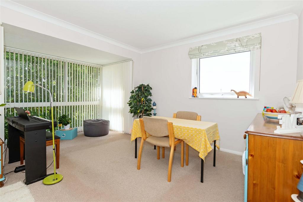 11 Meadowside 14.JPG