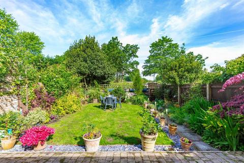 106 Knights Croft, New Ash Green, Longfield, DA3 8HY