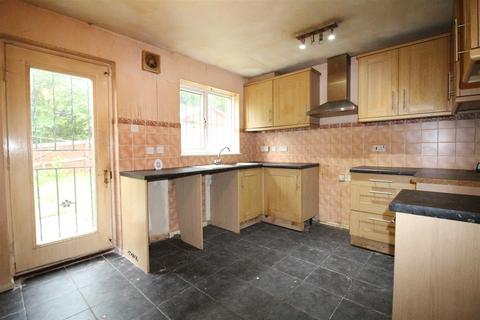 2 bedroom house for sale, Lansdowne Close, Batley