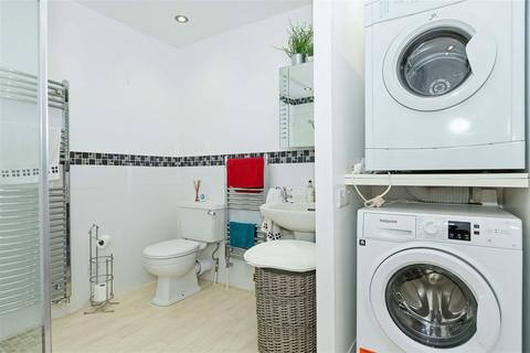 2 North Avenue, Goring By Sea, Worthing, BN12 4DA