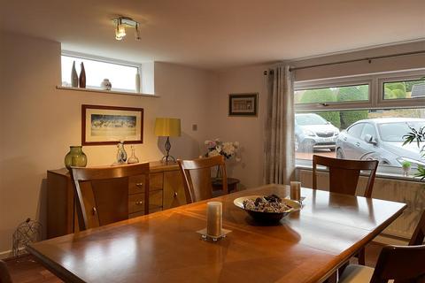 4 bedroom detached house to rent, Hafod Drive, Pentre Halkyn