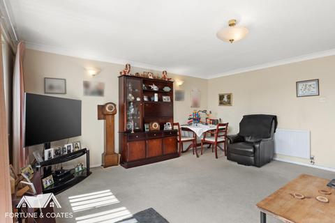 3 Pytt Field, Harlow, CM17 9AA