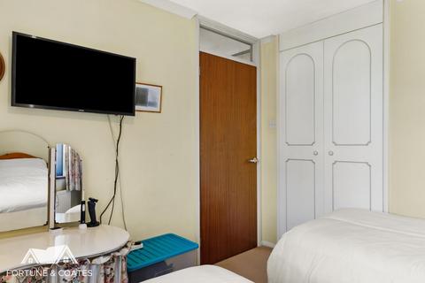 3 Pytt Field, Harlow, CM17 9AA