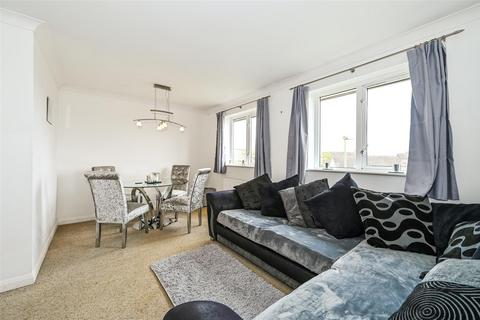 2 bedroom flat to rent, Bracklesham Road, Hayling Island