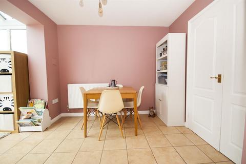 52 Silvermere Close, Ramsbottom, Bury, BL0 9WH