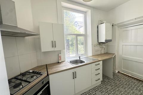 2 bedroom flat to rent, Mostyn Road, Colwyn Bay