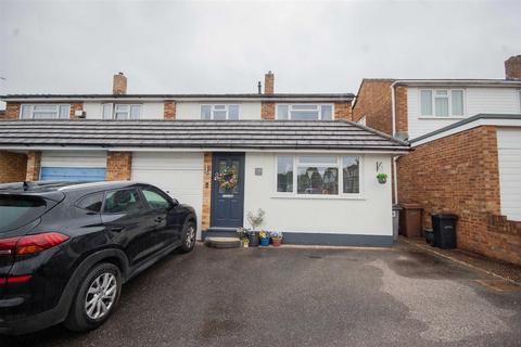 3 bedroom semi-detached house for sale, Hill View Road, Chelmsford