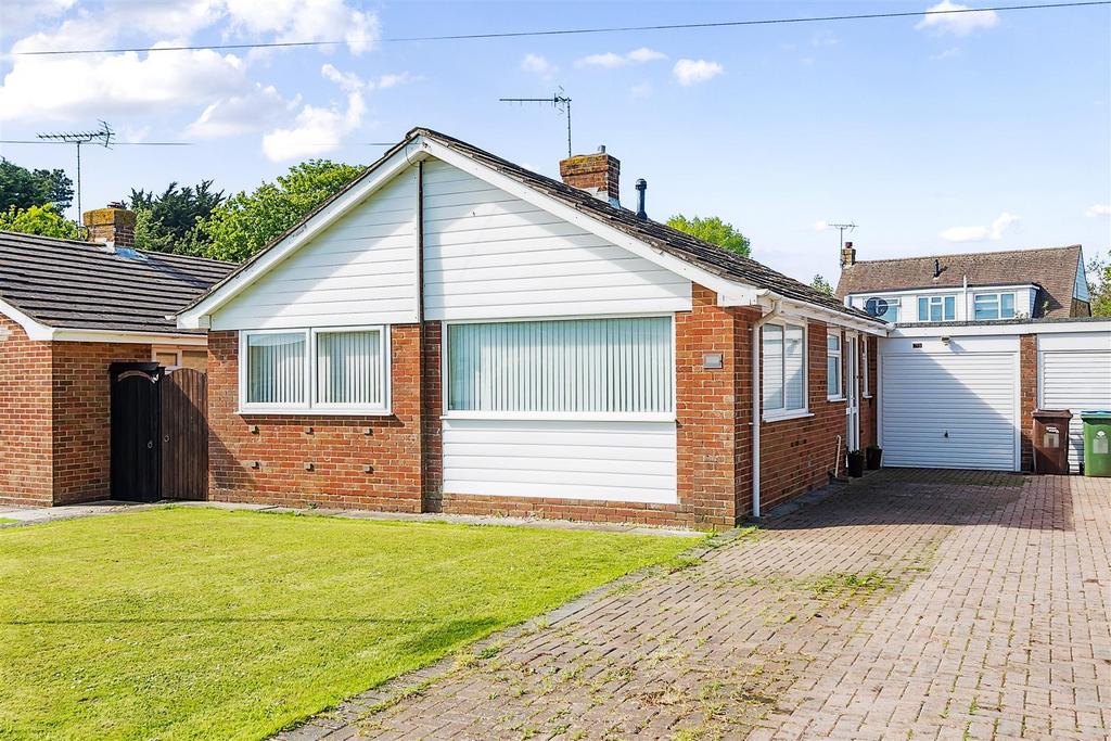 Walberton Close, Felpham 2 bed detached bungalow for sale £400,000