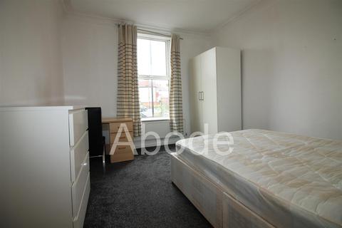 2 bedroom flat to rent, Chapel Lane (Flat 2), Headingley, Leeds