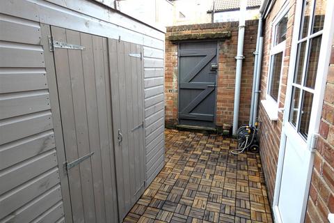14 Algernon Terrace, North Shields, NE30 2PW