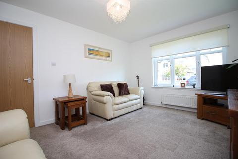 58 Breichwater Place, Fauldhouse, Bathgate, EH47 9LU