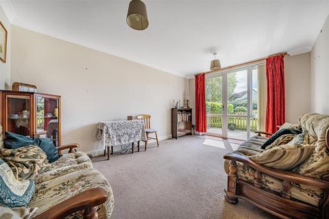 2 bedroom retirement property for sale, Shipton Road, Milton-Under-Wychwood