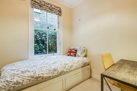 2 bedroom flat for sale, Treport Street