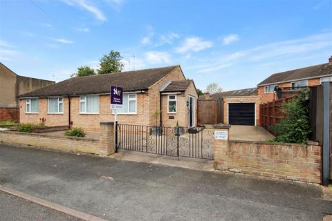 2 bedroom semi-detached bungalow for sale, Winchester Road, Rushden NN10