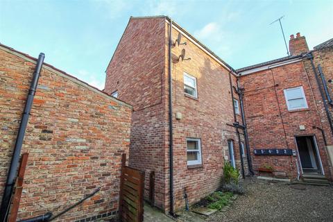 2 bedroom apartment for sale, High Skellgate, Ripon