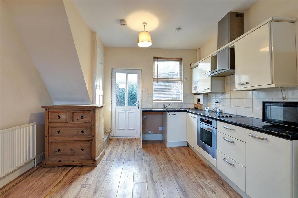 Kitchen 3.jpg