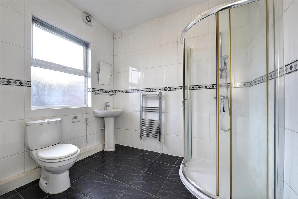 Bathroom 4.jpg