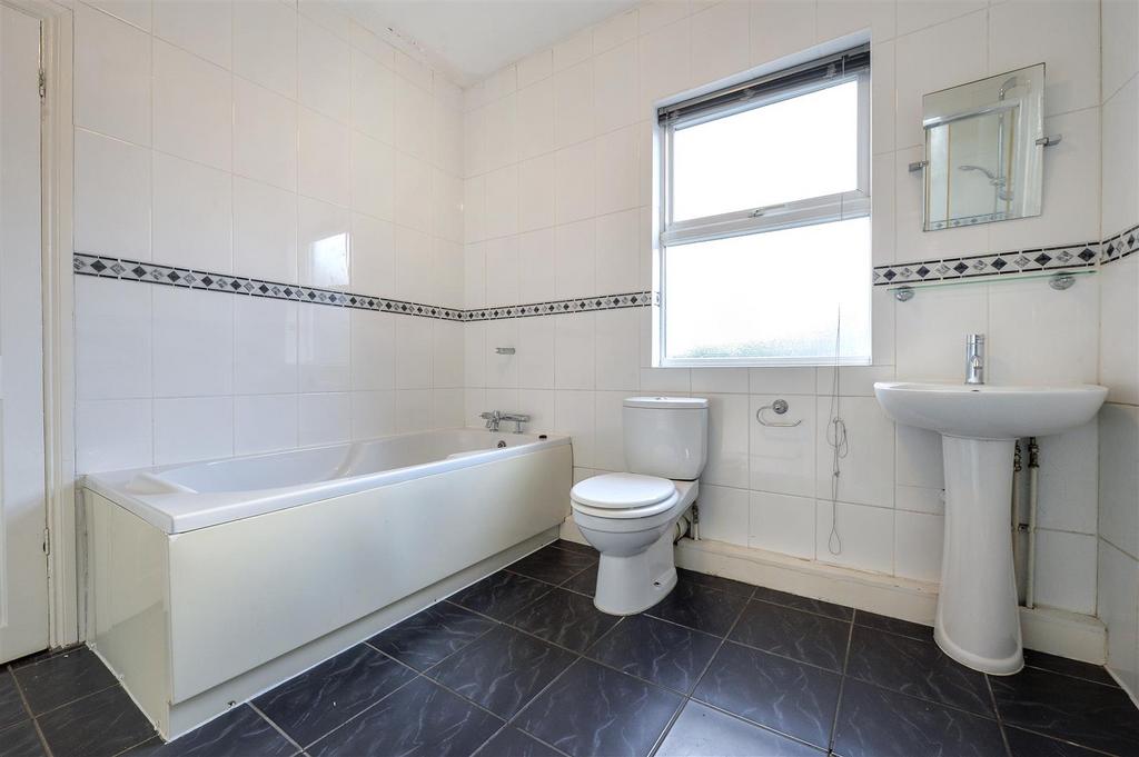 Bathroom 5.jpg