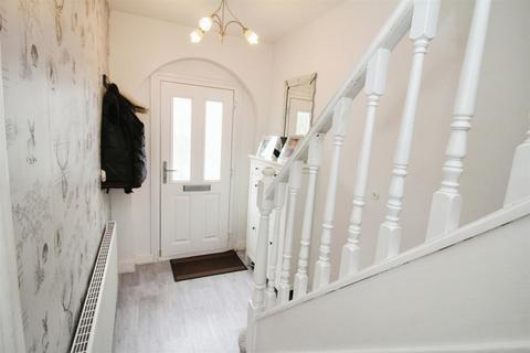 10 Robin Close, Bradford, BD2 2EZ